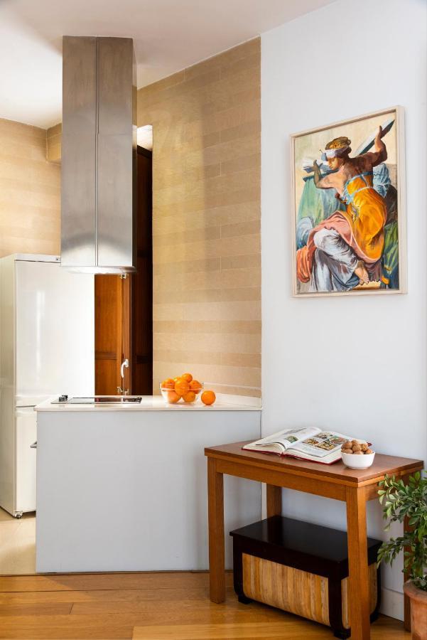 Cathedral Apartment, First Floor Seville Exterior photo
